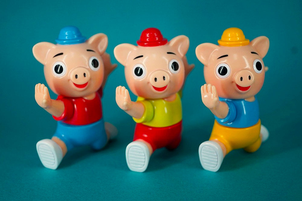 Pointless Island x Awesome Toy - Little Pig Red Shirt PE Class Edition Sofubi Figure