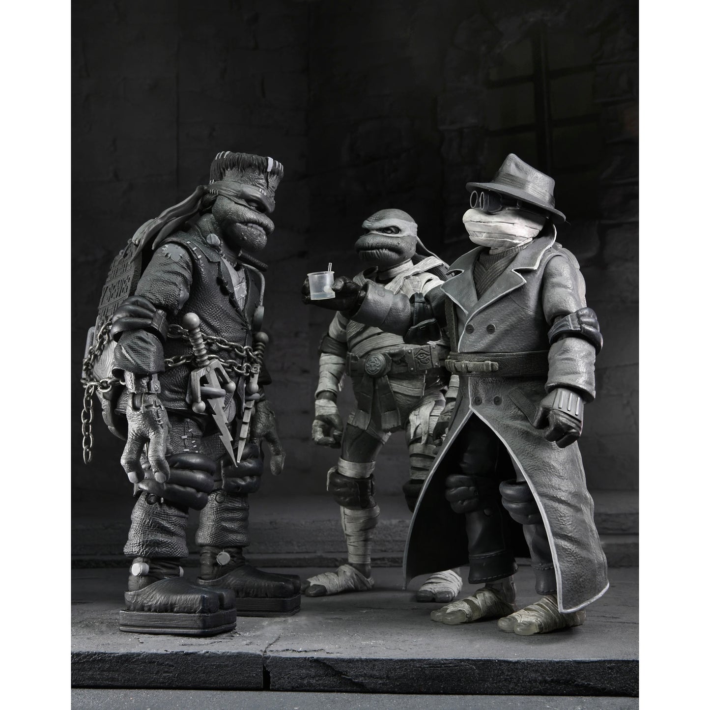 NECA: Universal Monsters x Teenage Mutant Ninja Turtles – Black & White Turtles 7” Scale Action Figure 4-Pack
