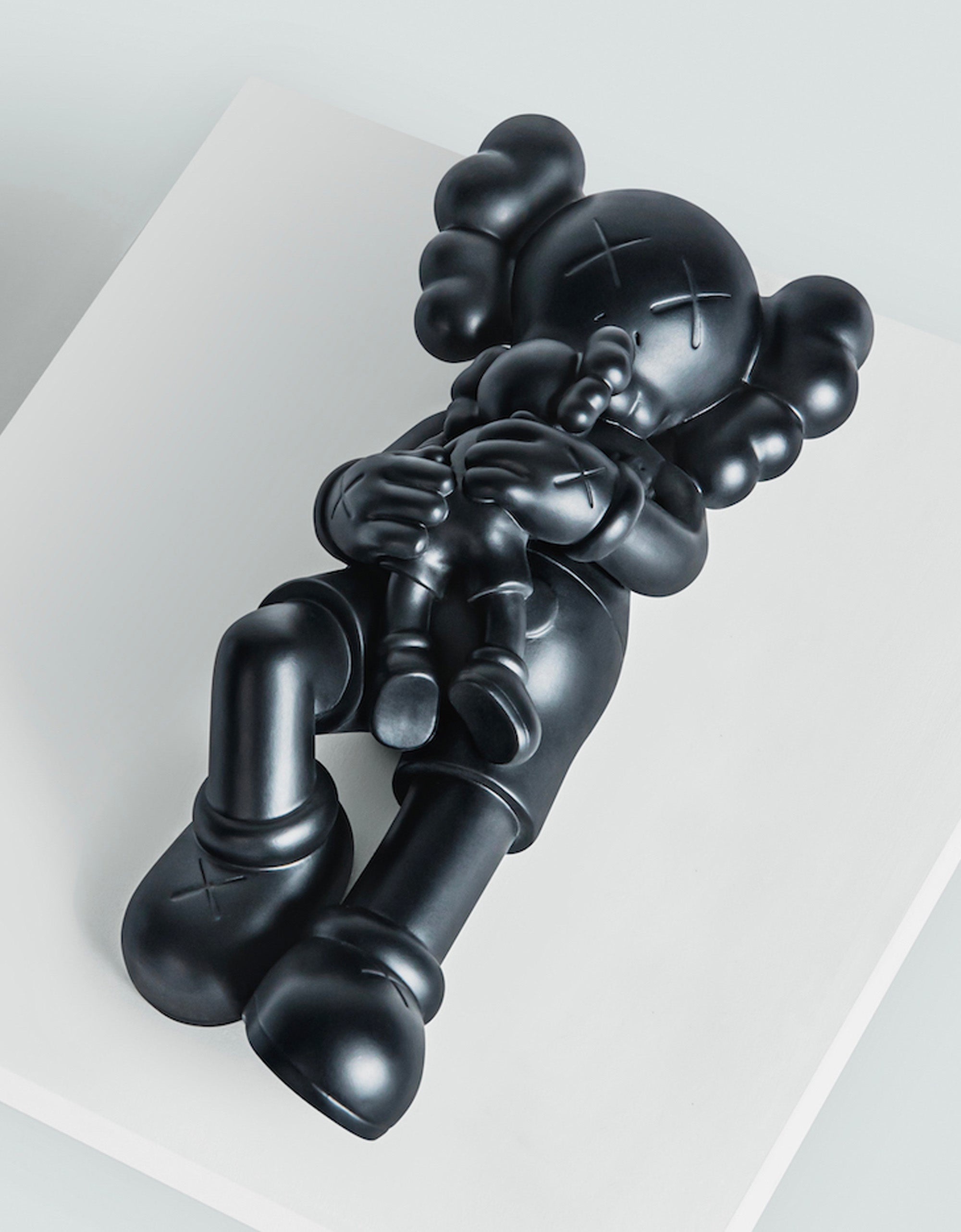 人気商品】 【ガンツ】KAWS Bronze Alone Time カウズ ブロン 彫刻 