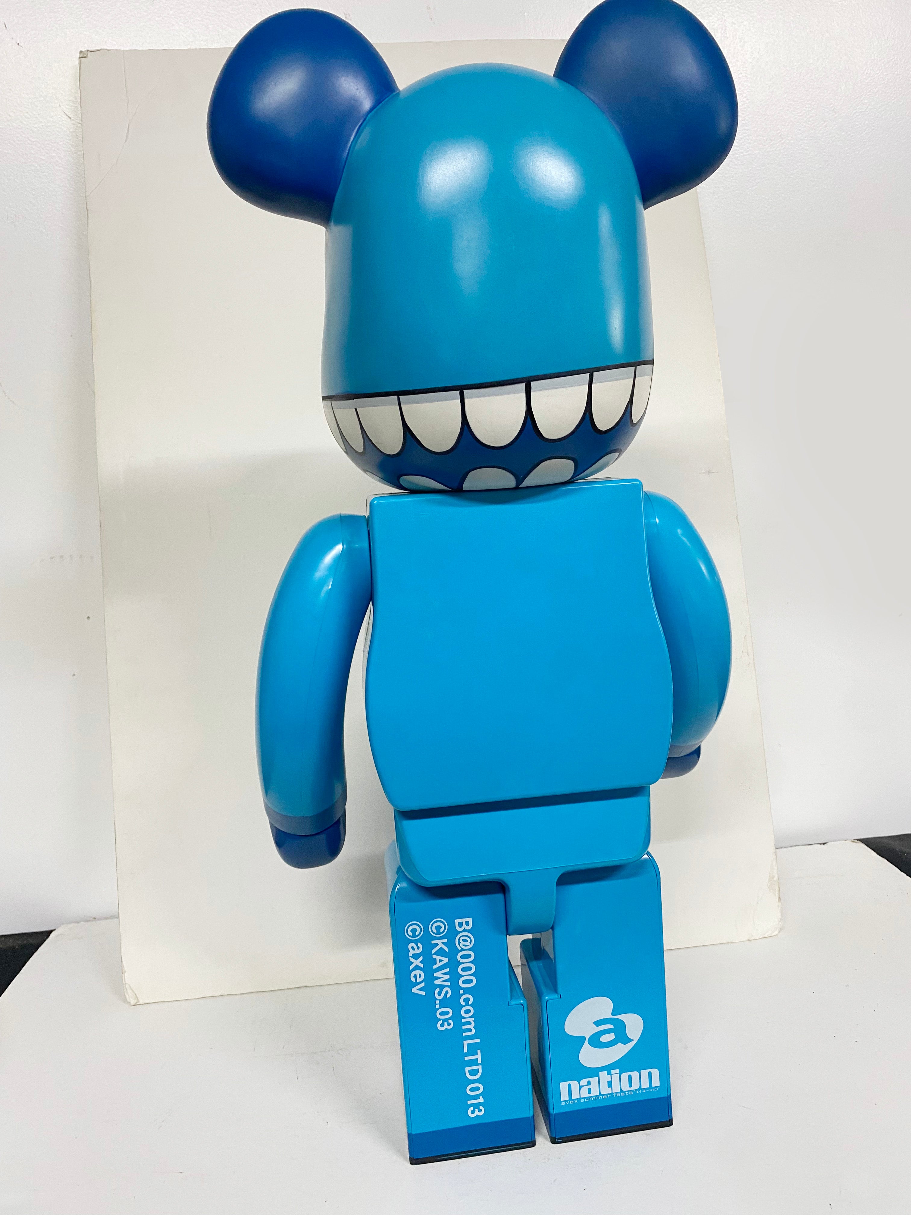 KAWS - BE@RBRICK Chomper 1000% – TOY TOKYO