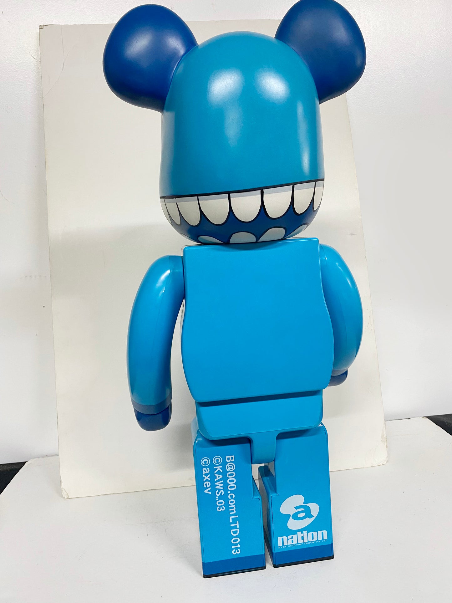 KAWS - BE@RBRICK Chomper 1000%