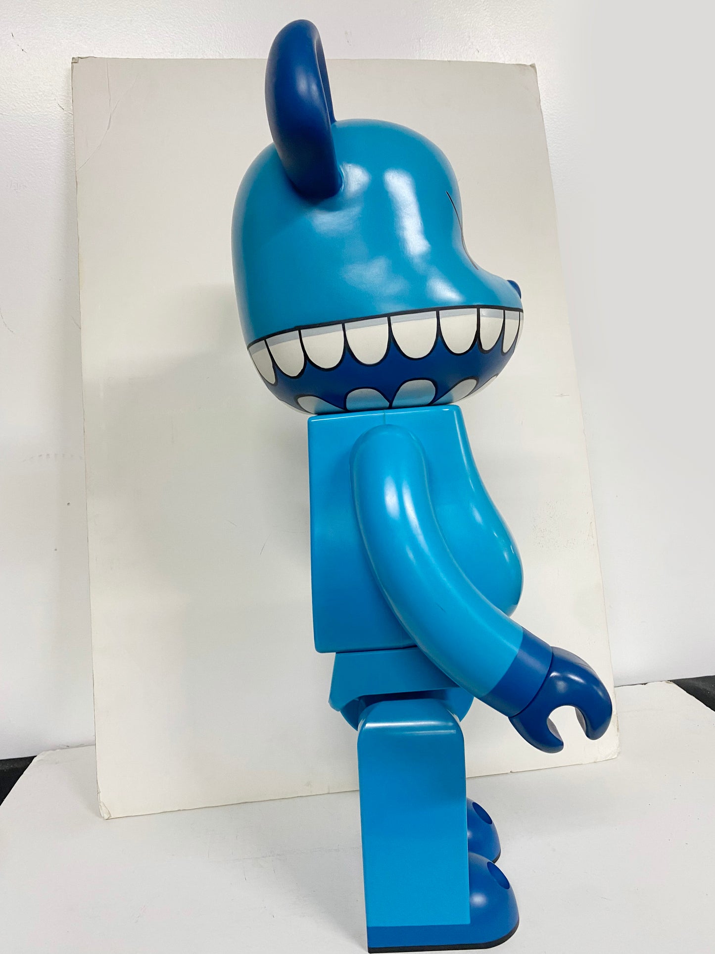 KAWS - BE@RBRICK Chomper 1000%