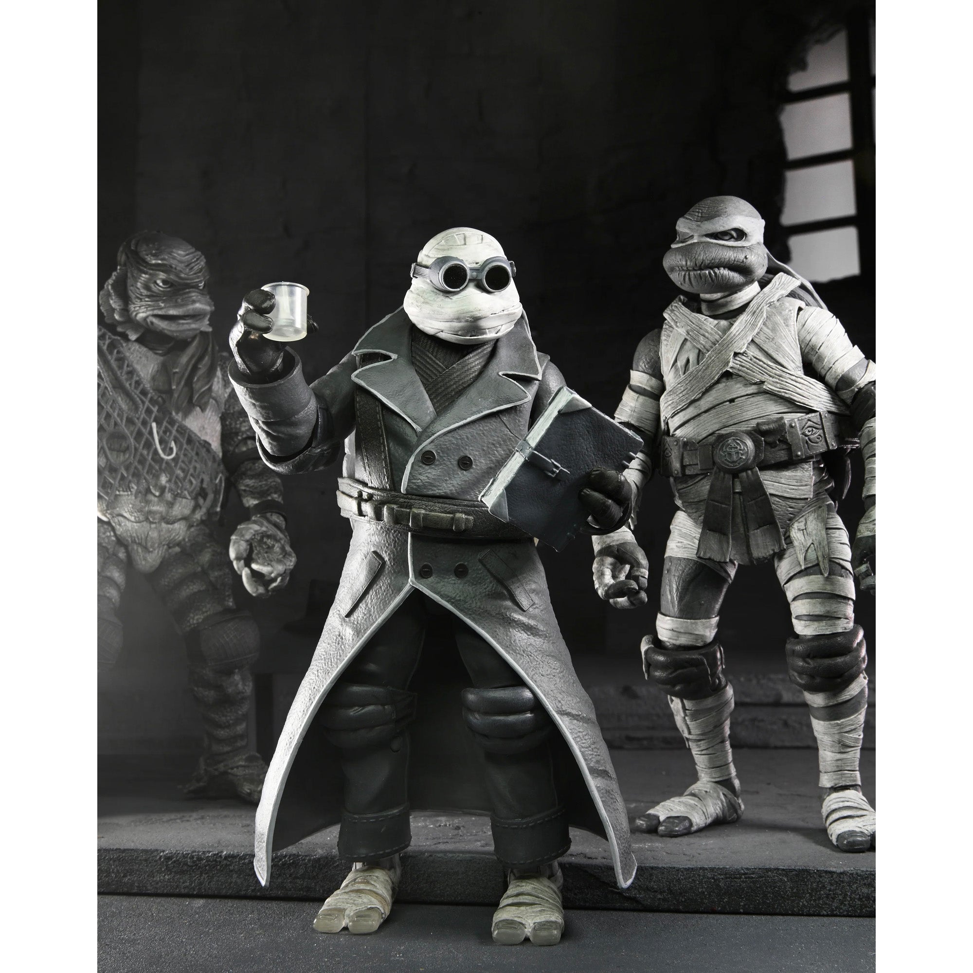 NECA: Universal Monsters x Teenage Mutant Ninja Turtles – Black