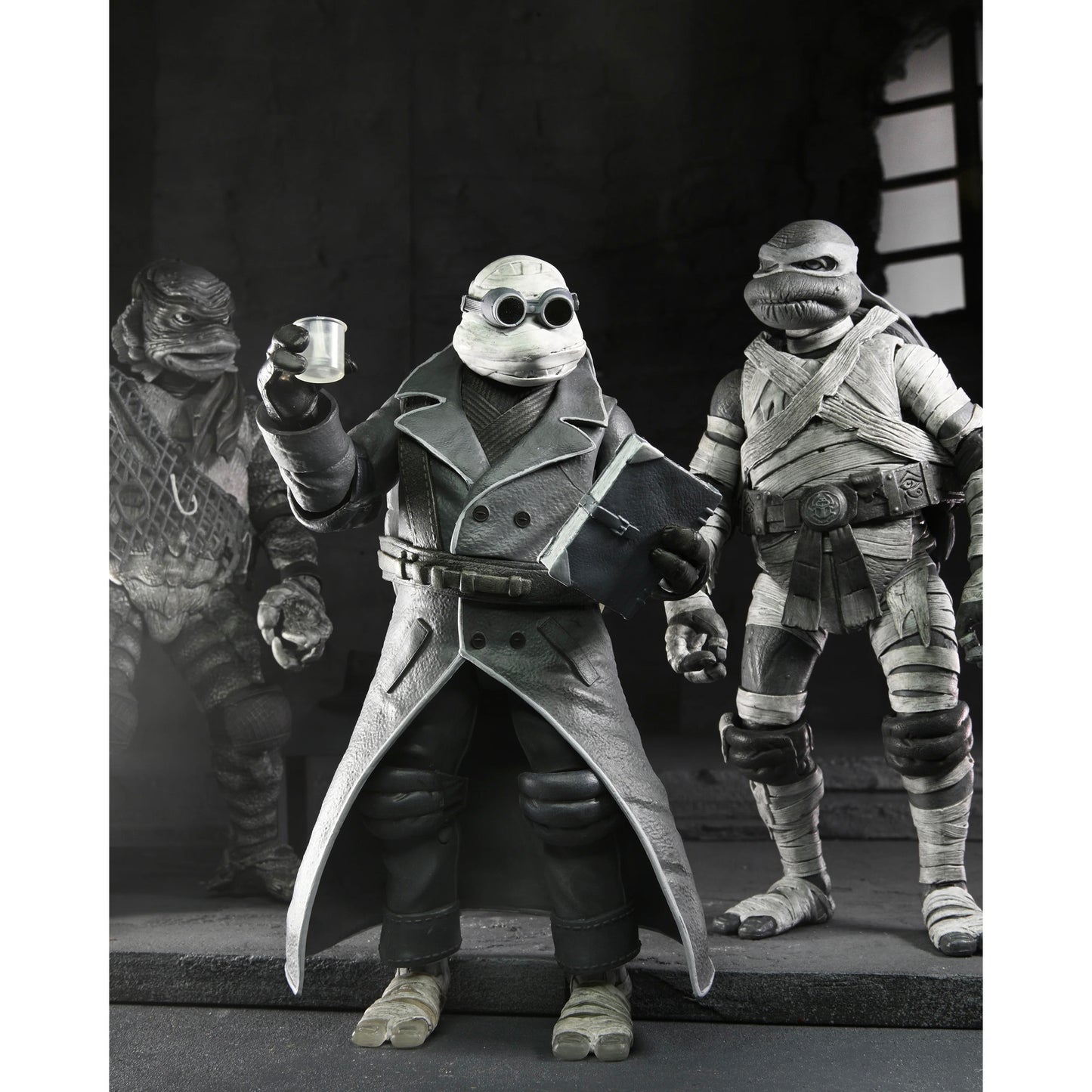 NECA: Universal Monsters x Teenage Mutant Ninja Turtles – Black & White Turtles 7” Scale Action Figure 4-Pack