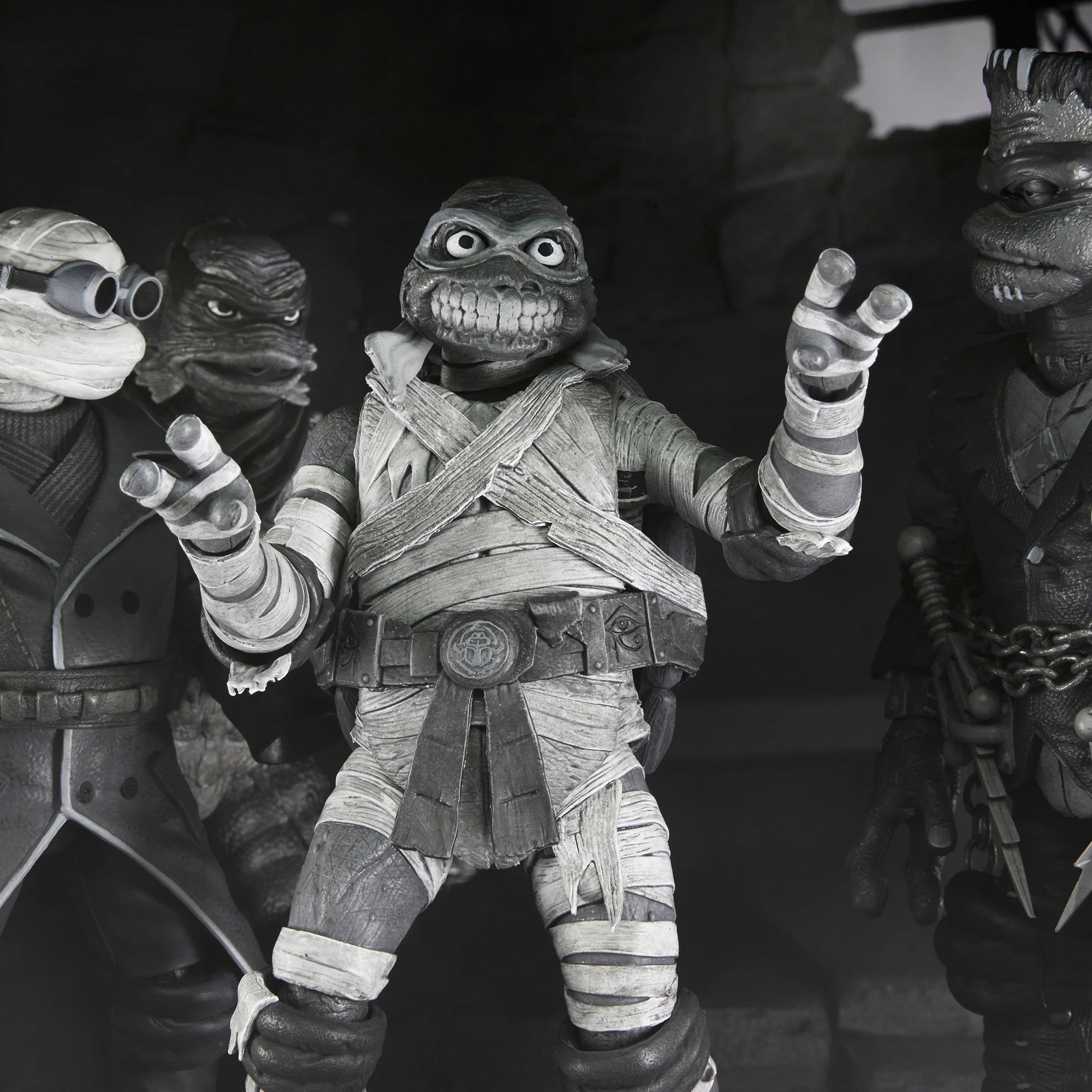 NECA: Universal Monsters x Teenage Mutant Ninja Turtles – Black