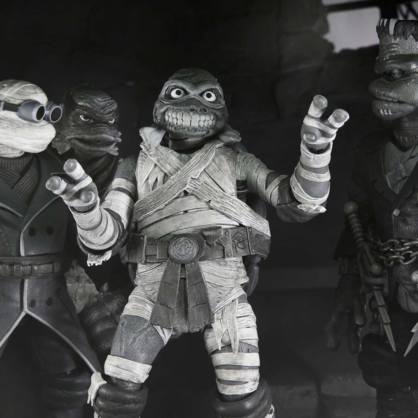 NECA: Universal Monsters x Teenage Mutant Ninja Turtles – Black & White Turtles 7” Scale Action Figure 4-Pack