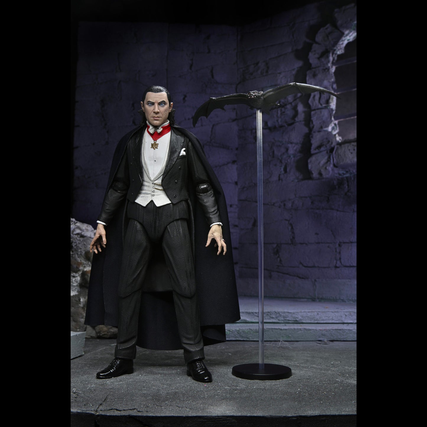 NECA: Universal Monsters - Ultimate Dracula (Transylvania) 7" Tall Action Figure