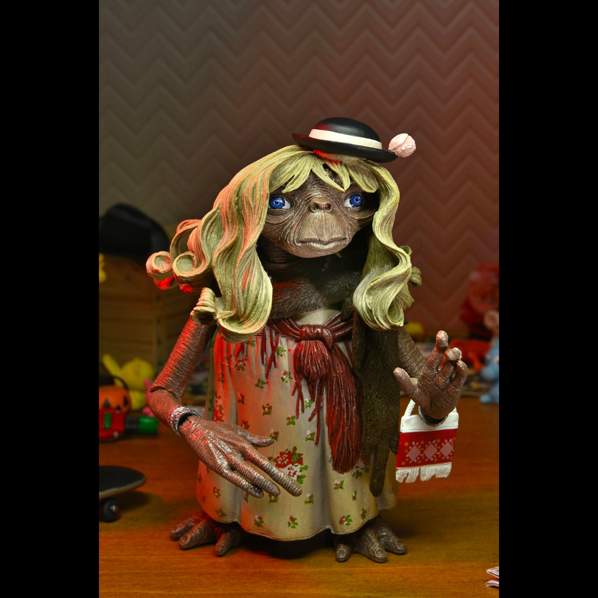 NECA E.T. Ultimate Dress Up E.T. 7