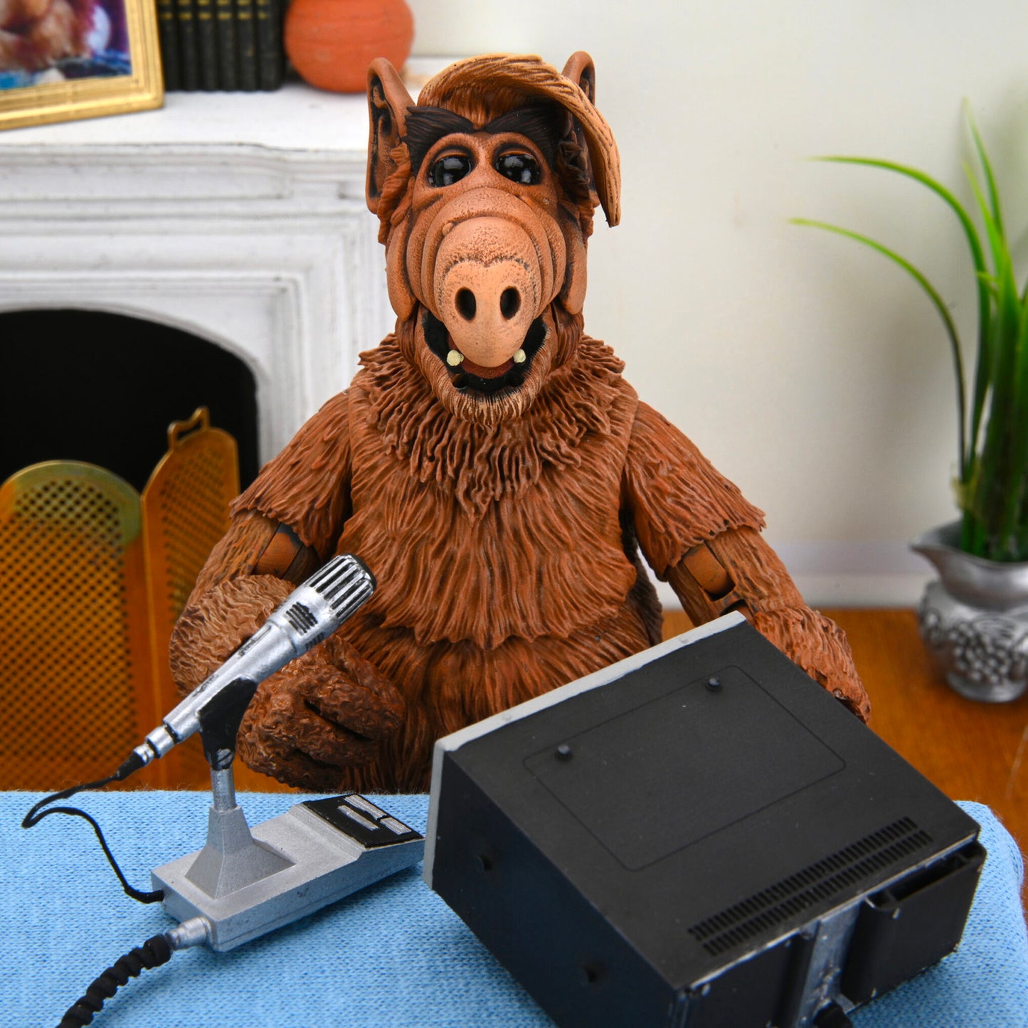 NECA: Ultimate Alf 7" Tall Action Figure