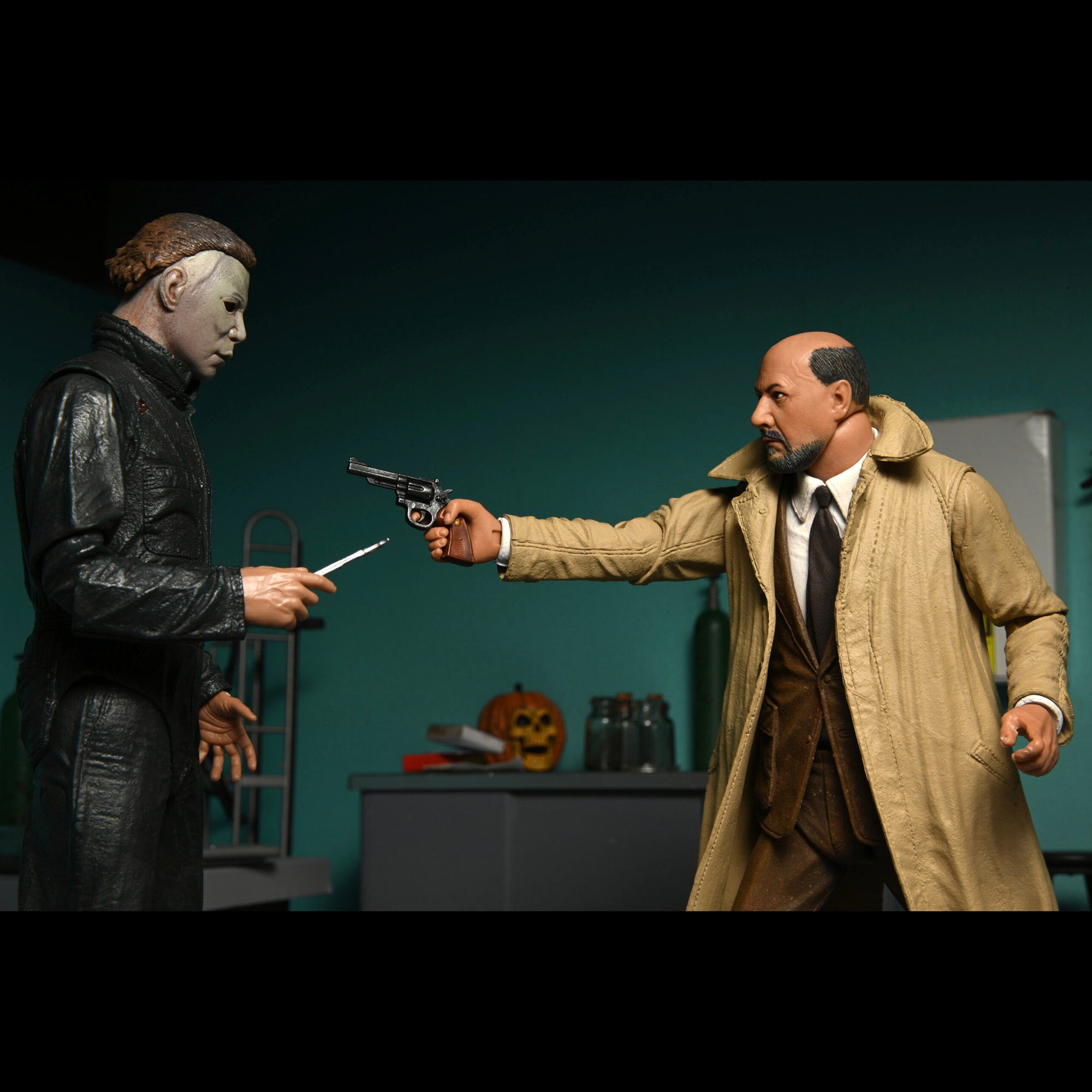 NECA: Halloween II - Ultimate Michael Myers and Dr. Loomis 2-Pack 7