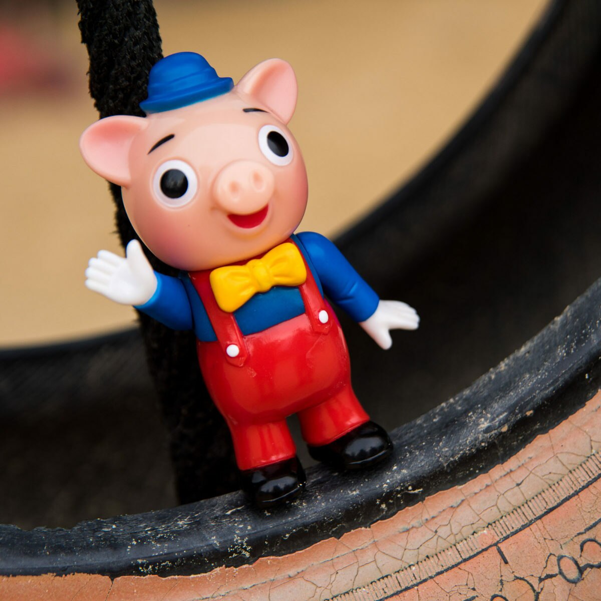 Pointless Island: 3 little Pigs Carnival Edition Red 3.74" Tall Sofubi Figure